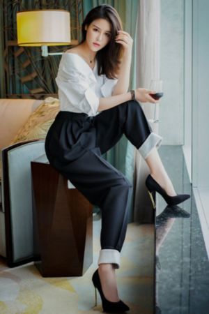 堕落女教师的破坏1~3_4K高清在线